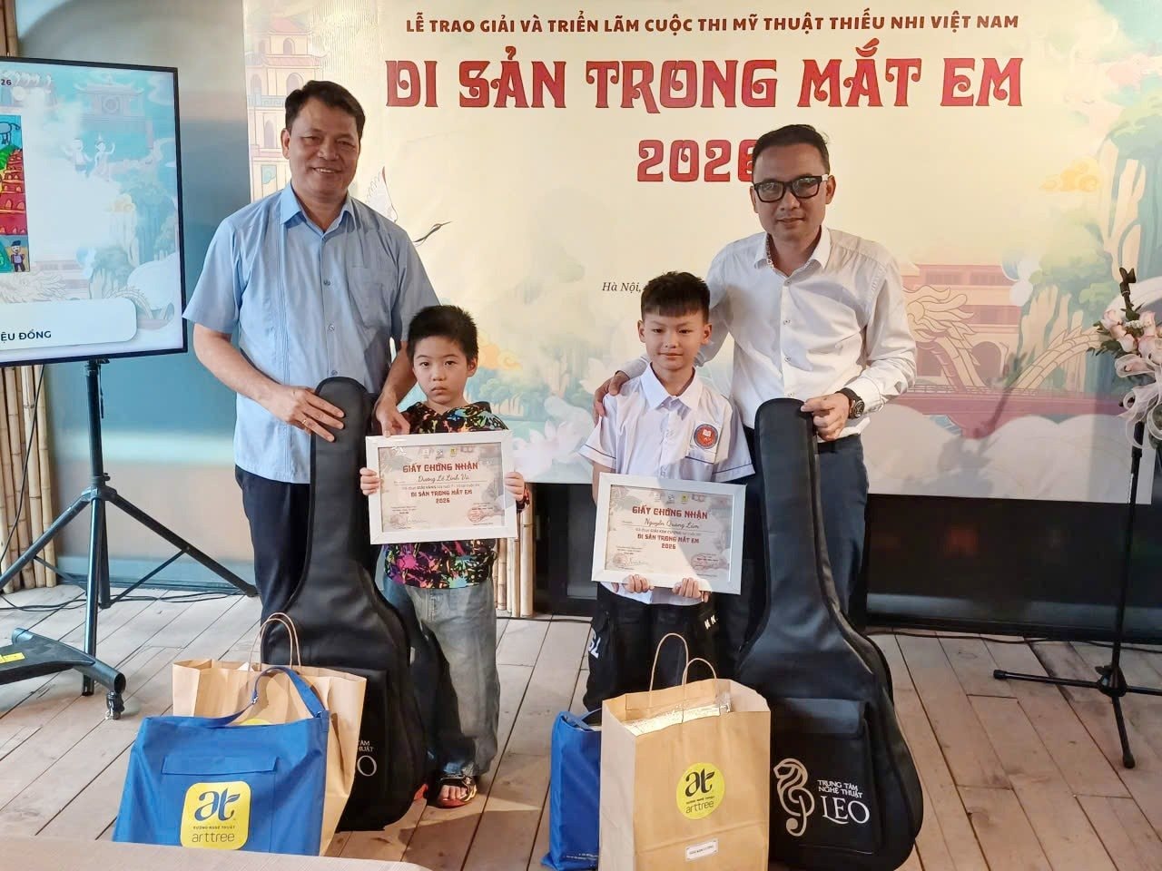 anh-a1-3-trao-giai-tlvm-1778422582.jpeg
