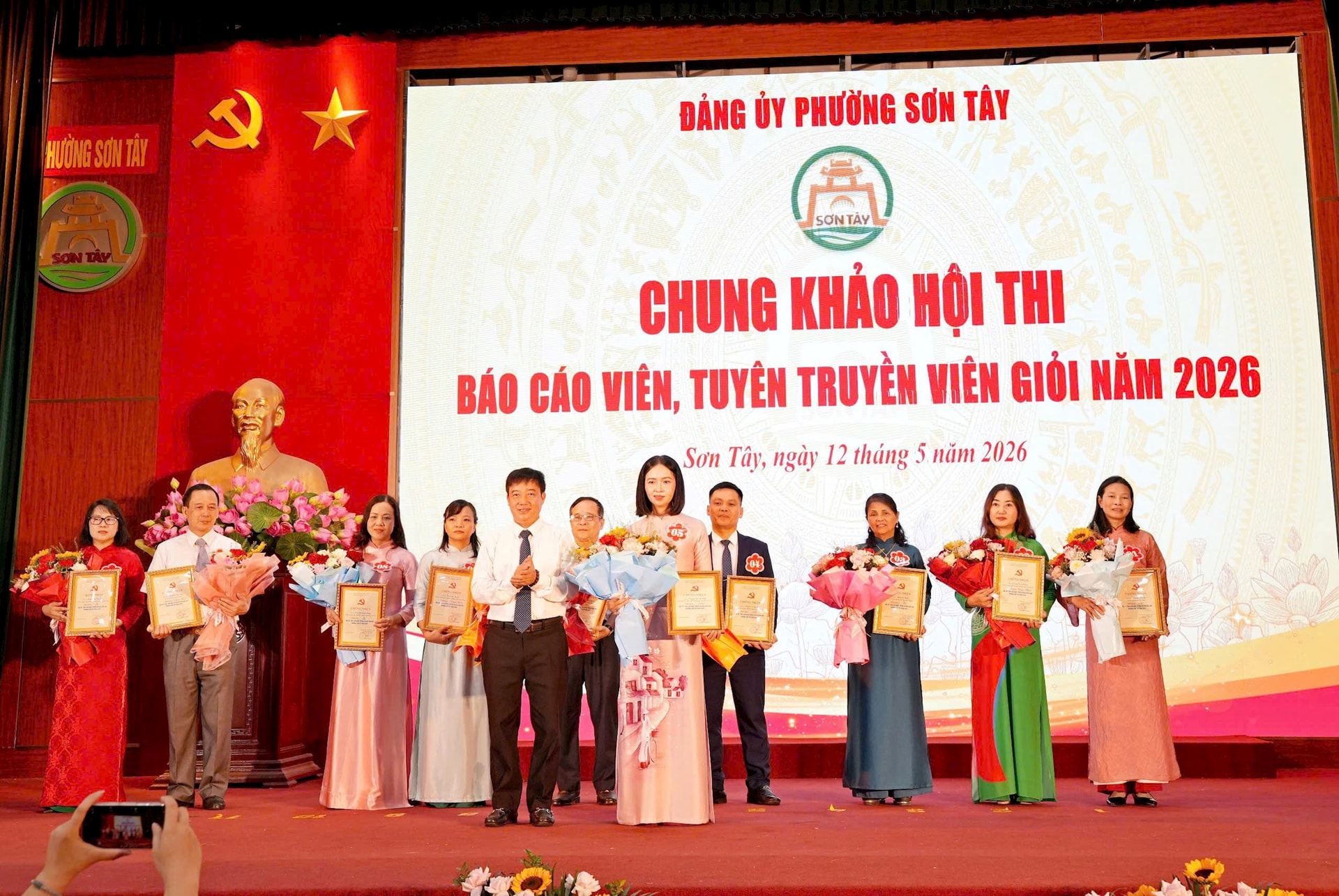 nhat.jpg