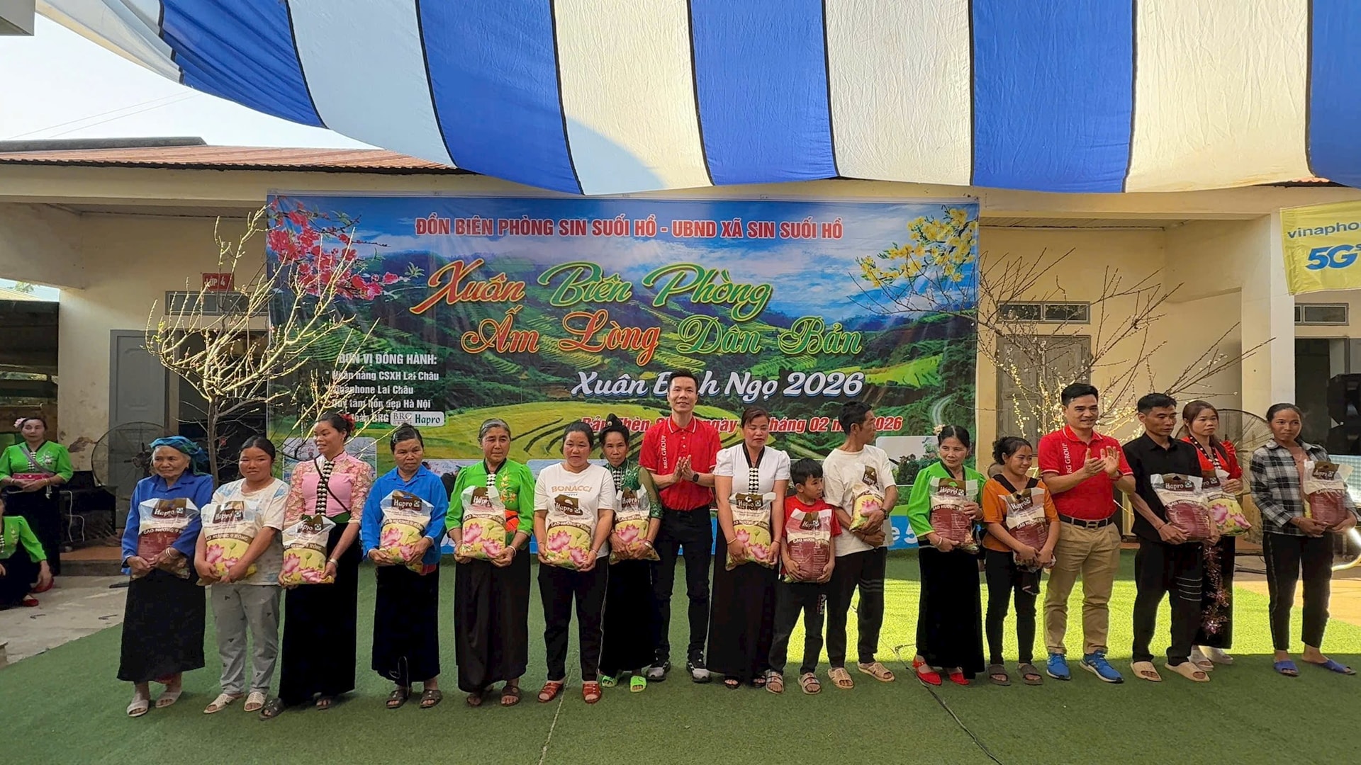 gao-hapro-dong-thap-den-voi-ba-con-dan-toc-thai-trong-ctrinh-tu-thien-xuan-bien-phong-am-ap-tinh-dan-ban.jpg