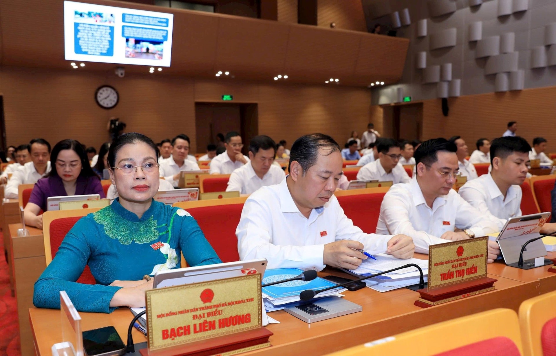 nhom-vh7-1781502377854-17815023781631666088238.jpg