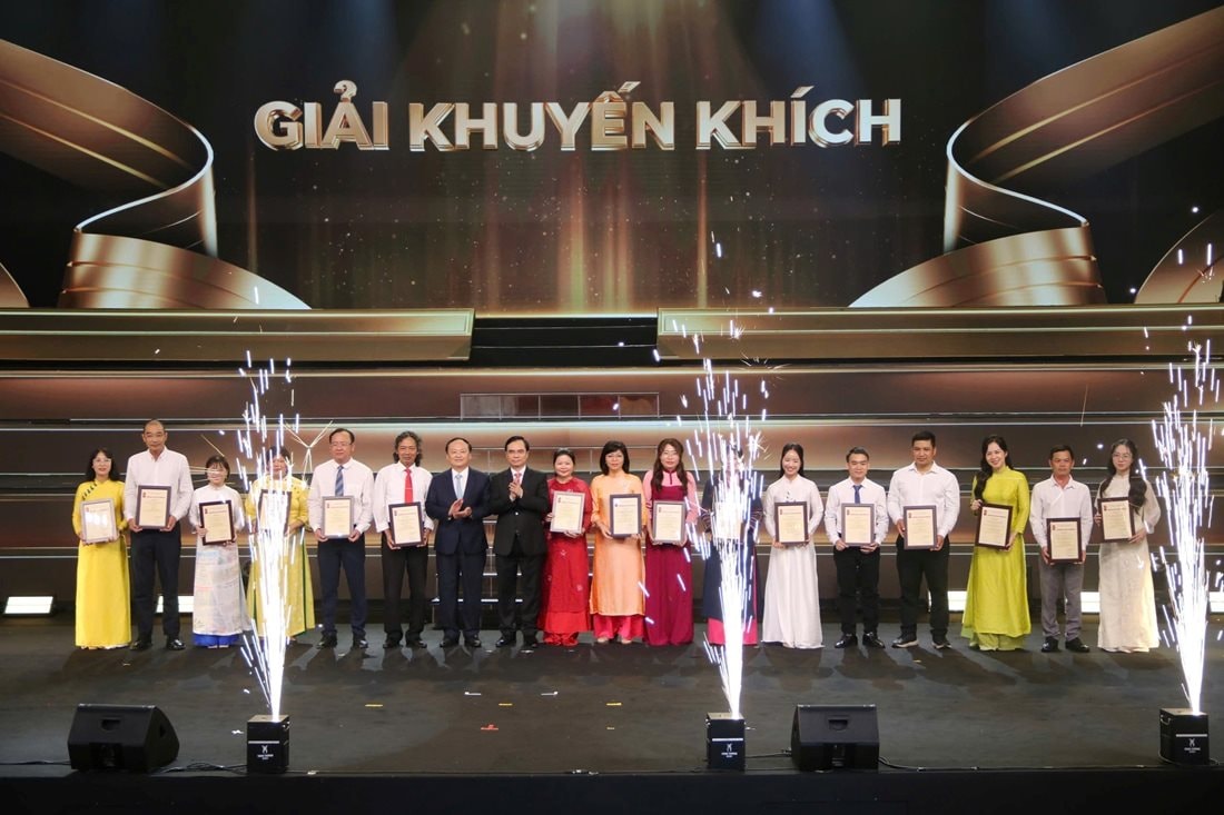 gii_khuyn_khich_-_gii_bao_chi_qu.jpg