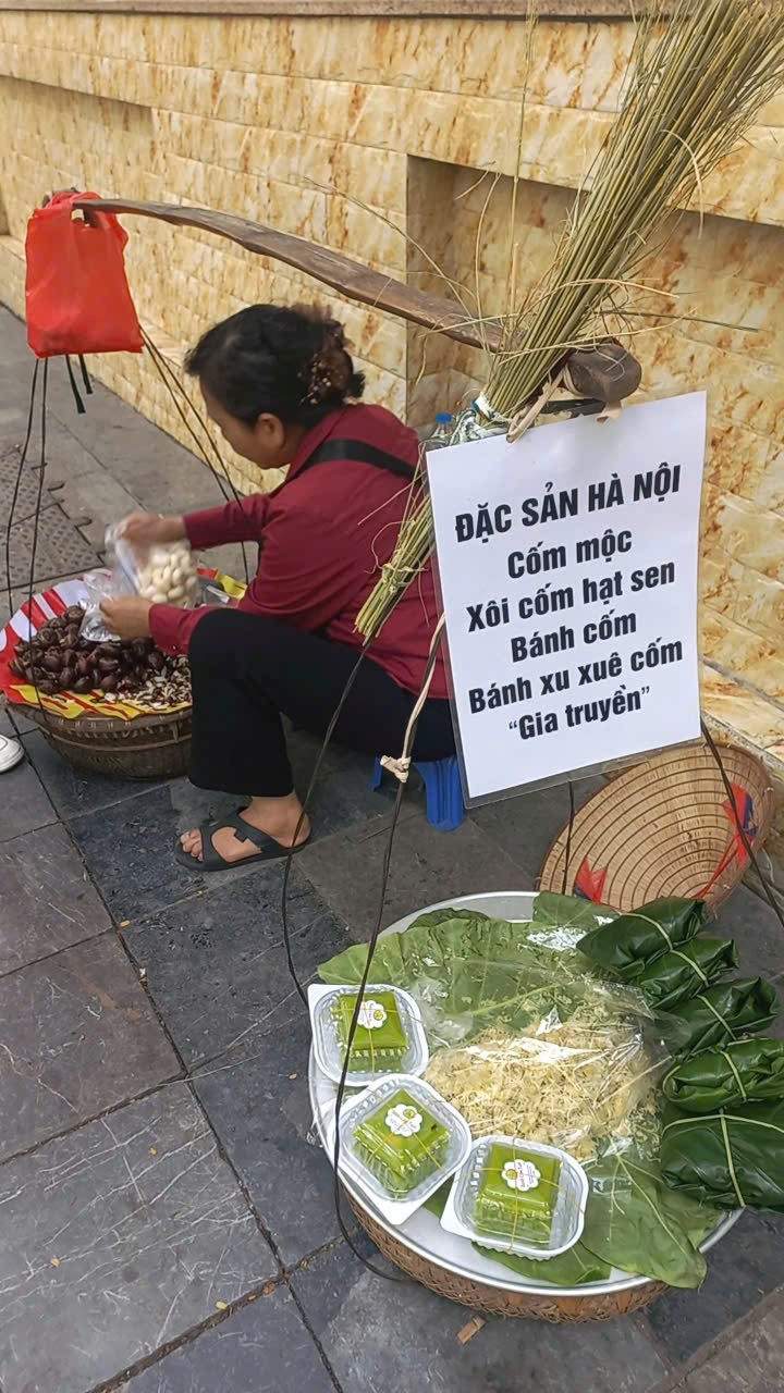 mot-net-van-hoa-lau-doi-noi-ganh-hang-rong-giua-long-ha-noi.jpg