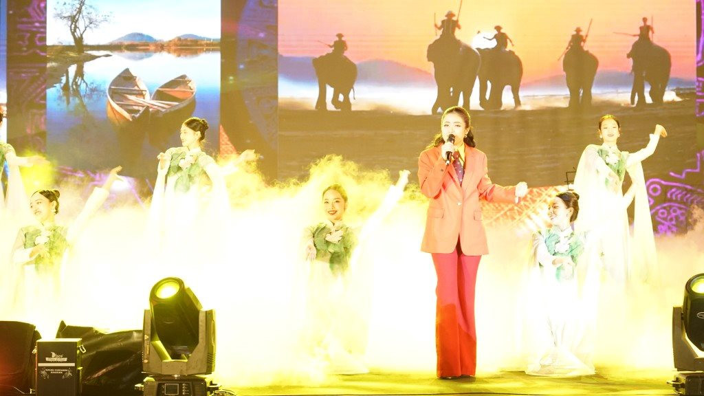 giao-luu-vh-ca-si-viet-nam.jpg