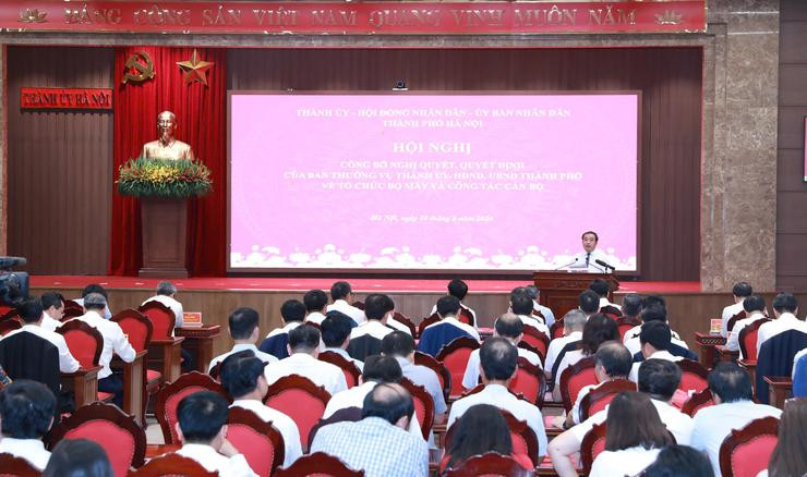 Hà Nội công bố Nghị quyết và các quyết định về tổ chức bộ máy, công tác cán bộ- Ảnh 1.