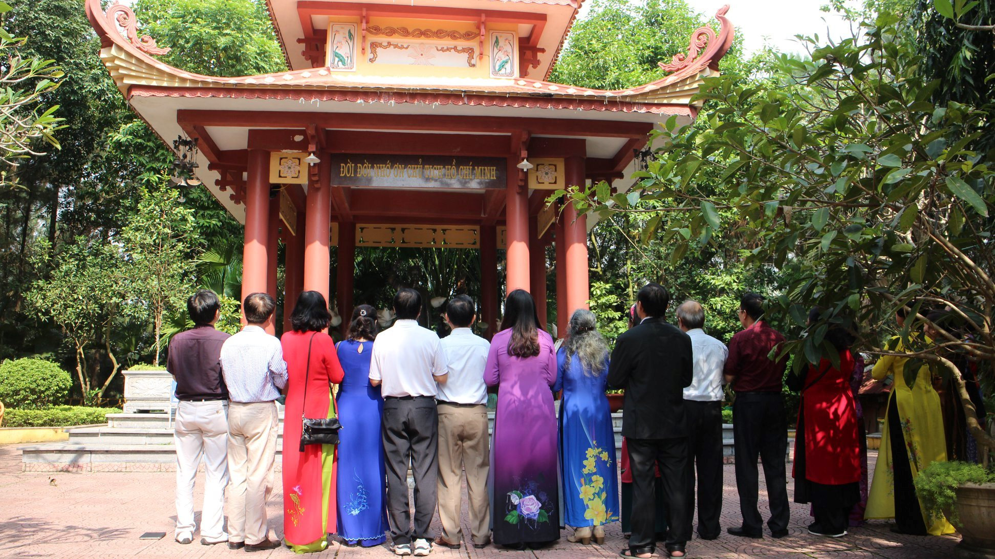 den-tho-bac-ho-o-doi-79-mua-xuan.jpg