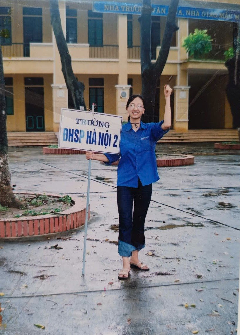 mau-ao-xanh-tinh-nguyen-cua-tuoi-hai-muoi-ky-uc-theo-tac-gia-suot-hai-muoi-nam-sau-chien-dich-mua-he-xanh-tai-le-chi..jpg