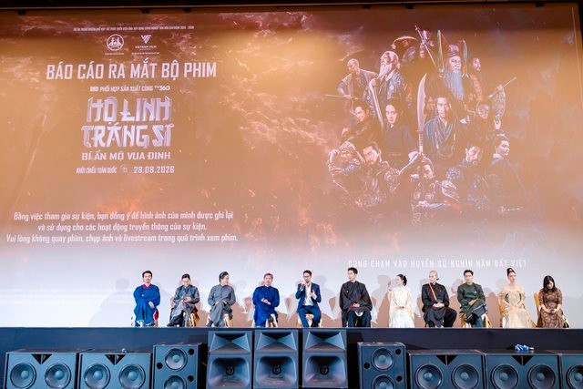 dan-dien-vien-chinh-giao-luu-cun.jpg