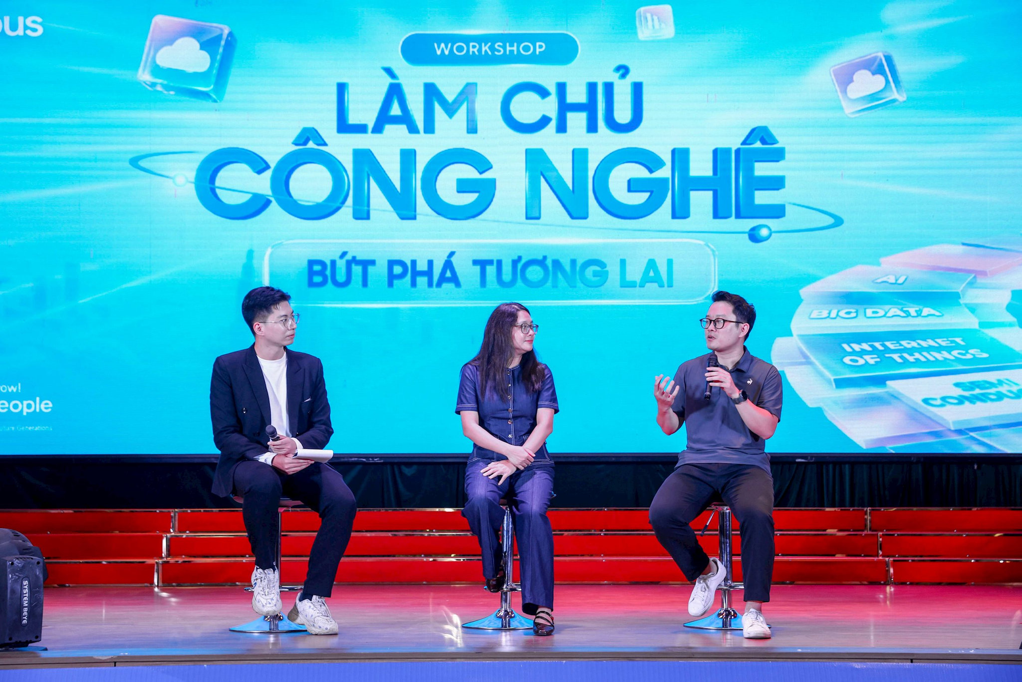 nha-sang-tao-noi-dung-cong-nghe-khuc-quoc-hung-chia-se-tai-workshop.jpg