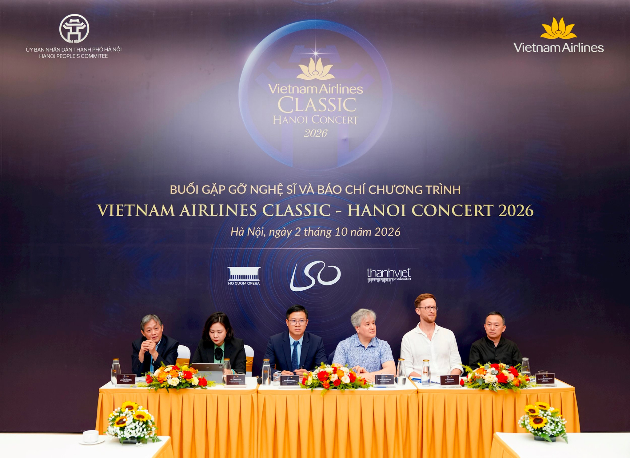 1.-nam-trong-chuoi-hoat-dong-cham-thu-ha-noi-vietnam-airlines-classic-hanoi-concert-2026-do-vietnam-airlines-phoi-hop-cung-dan-nhac-giao-huong-london-lso-va-nha-hat-ho-guom-to-chuc.jpg