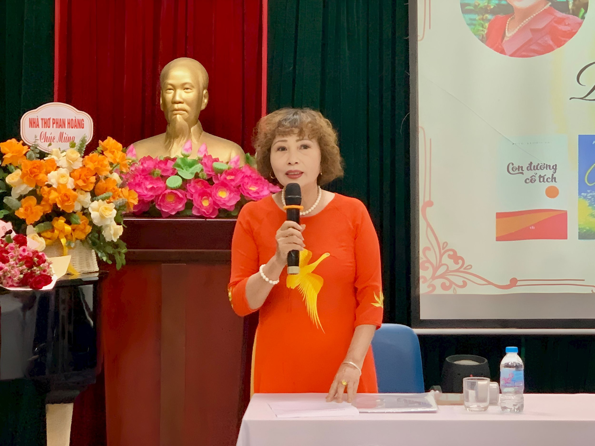 tac-gia-pham-thi-hong-thu.jpg
