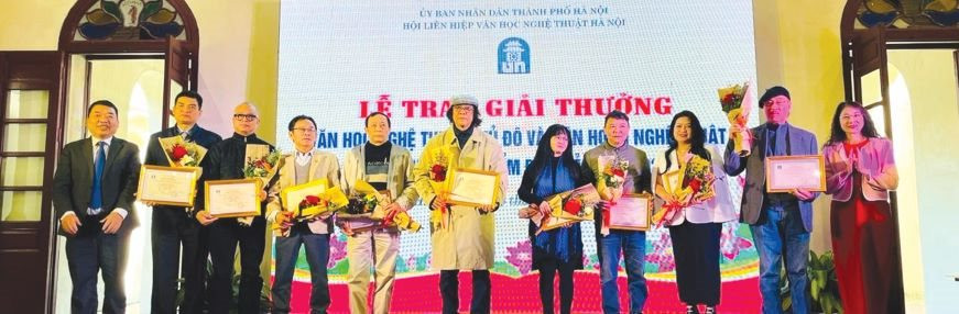 anh-2-trao-thuong.jpg