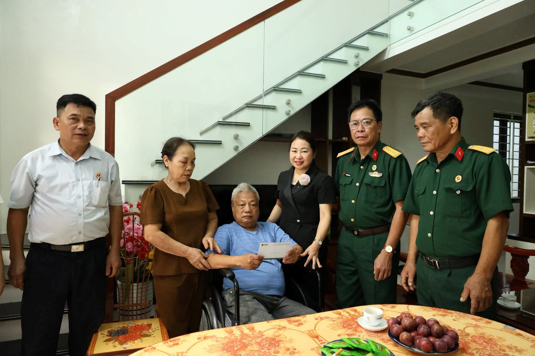 3-6_lanh_dao_phuong_phong_chau_tham_0001.jpg