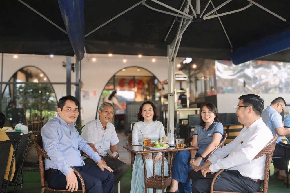 mo-hinh-ca-phe-sang-ket-noi-nhan-dan-do-uy-ban-mttq-viet-nam-xa-nhuan-duc-tp-ho-chi-minh-phoi-hop-ubnd-xa-to-chuc..jpg