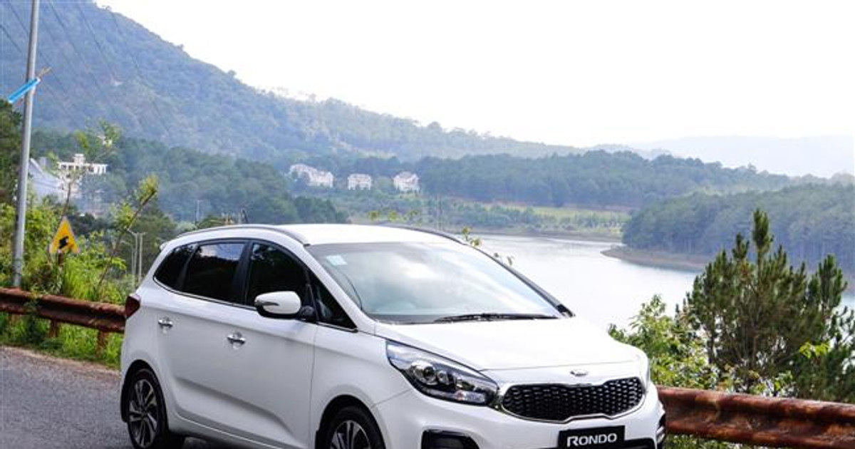 Giá xe ôtô hôm nay 7/9: Kia Rondo giảm 16 triệu đồng