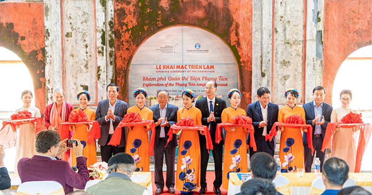 Triển lãm “Khám phá quần thể di tích Điện Phụng Tiên”
