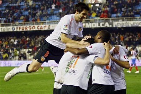 Vòng 17 La Liga: Barca cùng Valencia ca khúc khải hoà n