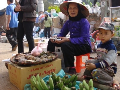 Tết vẫn chưa vử với chợ quê