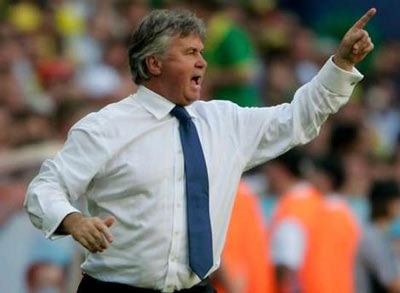 Người cũ Chelsea "tiến cử­" Hiddink là m HLV trưởng