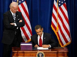 Obama chính thức ký thông qua kế hoạch kích thích kinh tế