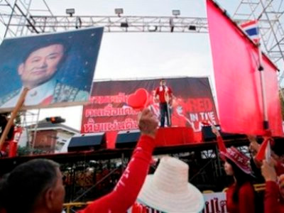 Thủ tướng Thái Lan cự tuyệt yêu cầu từ chức