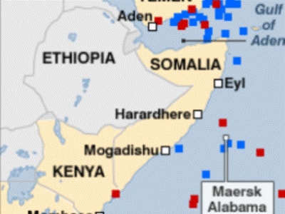 Cướp biển Somalia lại tấn công một tà u chở hà ng