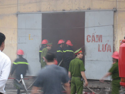 Hà  Nội: Cháy lớn tại ga Giáp Bát, 5 người bị thiêu chết