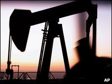 Giá dầu tăng trở lại 