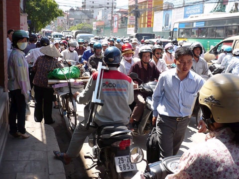 Hà  Nội còn 91 điểm thường xuyên ùn tắc