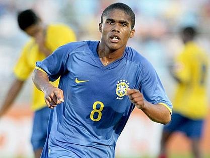 Douglas Costa: Ronaldo mới M.U