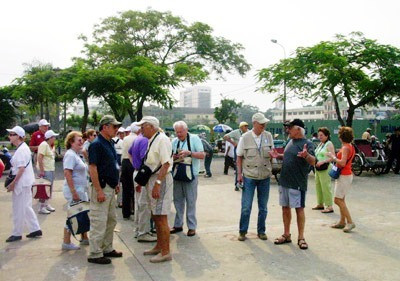 Du lịch 6 tháng đầu năm: Khách quốc tế tới Việt Nam giảm gần 20%