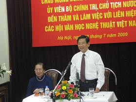 Chủ tịch nước Nguyễn Minh Triết: Văn nghệ sĩ phải nỗ lực vượt qua khó khăn