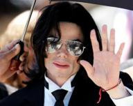 Lễ mai táng Michael Jackson lại bị trì hoãn