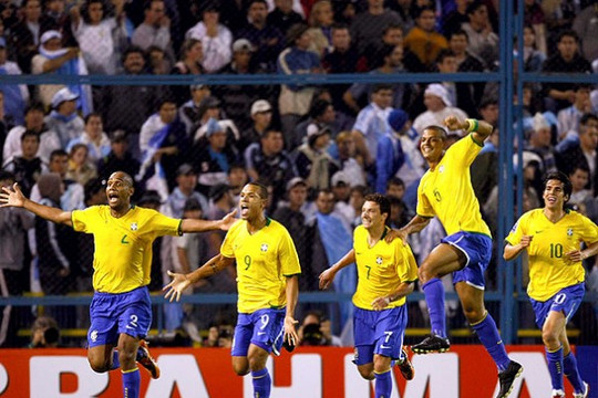 Vòng loại WC2010 KV Nam Mử¹: Hạ gục Argentina, Brazil đến Nam Phi