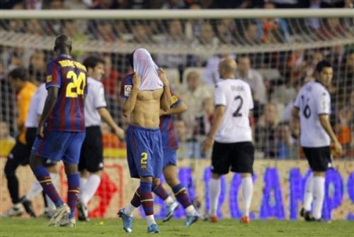 Valencia cản bước Barca lập nên kỷ lục