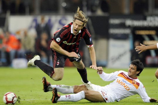 Vòng 8 Serie A: Ngược dòng ngoạn mục, Milan vượt ải Roma