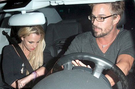 Britney Spears chơi đêm với tình mới