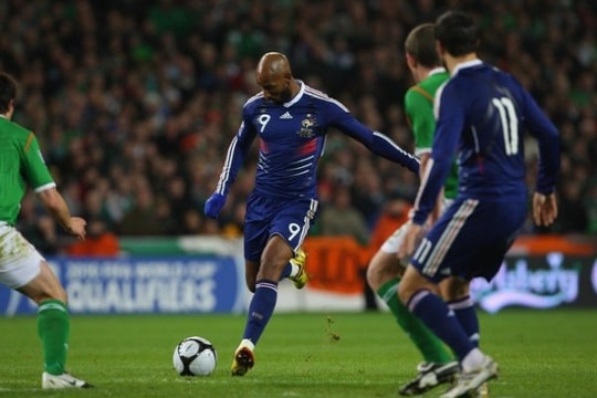 Lượt đi vòng play-off World Cup 2010: Anelka giúp Pháp già nh lợi thế trước Ireland