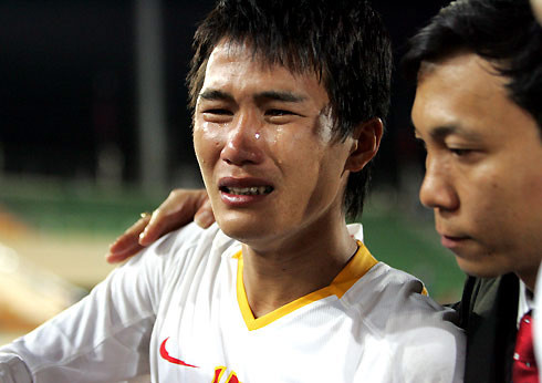 Các cầu thủ Việt Nam khóc như trẻ con
