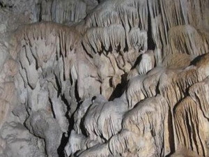 Phát hiện hang động mới đẹp nhất tại khu vực Vịnh Hạ Long và  quần đảo Cát Bà 