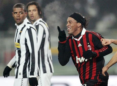 Milan đẩy Juventus trở lại đêm đen khủng hoảng