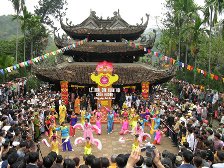Khai hội chùa Hương có nguồn gốc từ lễ "Mở cử­a rừng"