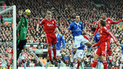 Thiếu người, Liverpool vẫn thắng derby Merseyside