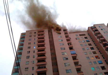 Cháy chung cư 18 tầng ở Hà  Nội, 2 người chết