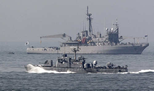 Hà n Quốc tiếp tục tìm kiếm 46 thủy thủ đang mất tích