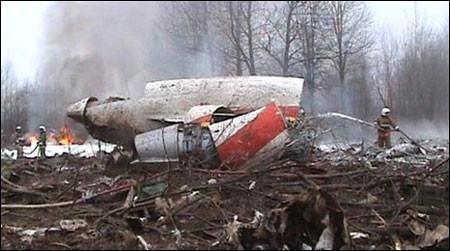 Hiện trường vụ tai nạn máy bay khiến Tổng thống Ba Lan thiệt mạng
