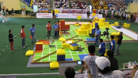 Vòng Chung kết Robocon 2010: cuộc đua của các trường ˜đàn anh™ và  ˜tân binh™