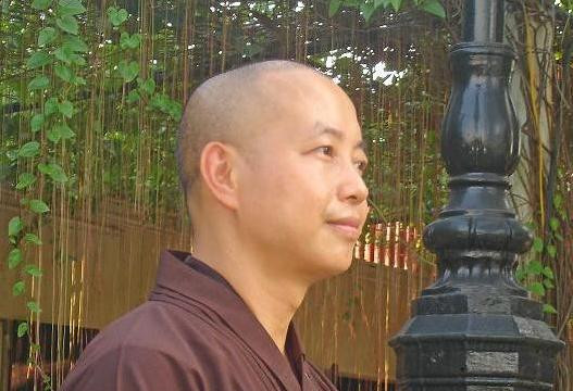 Nhà  sư Thích Thanh Huân và  ngôi chùa lạ kỳ ở cử­a ngõ Thăng Long