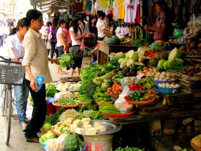 Giá rau, củ tăng cao dịp Tết Đoan ngọ