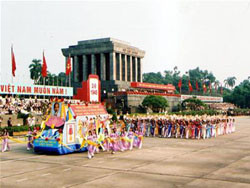 Chương trình mít tinh 1000 năm Thăng Long-Hà  Nội diễn ra tại Quảng trường Ba đình