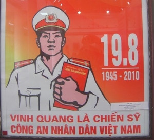 Triển lãm 47 tranh cổ động lực lượng Công an nhân dân Việt Nam 